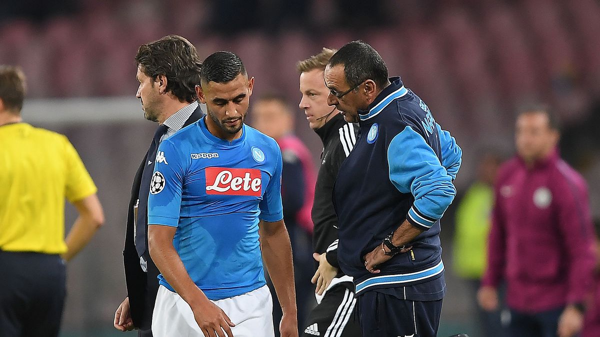 Getty Images / Francesco Pecoraro / Na zdjęciu: Faouzi Ghoulam (z lewej) i Maurizio Sarri (z prawej)