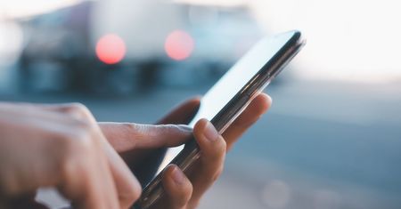Praktyczna funkcja w smartfonie. Prosty trik ułatwia poprawianie tekstu