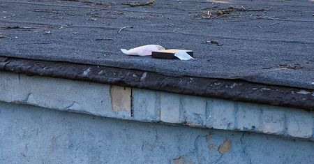 17-latek wpadł z mefedronem. Gdy na miejsce przyjechali wywiadowcy, próbował pozbyć się narkotyków