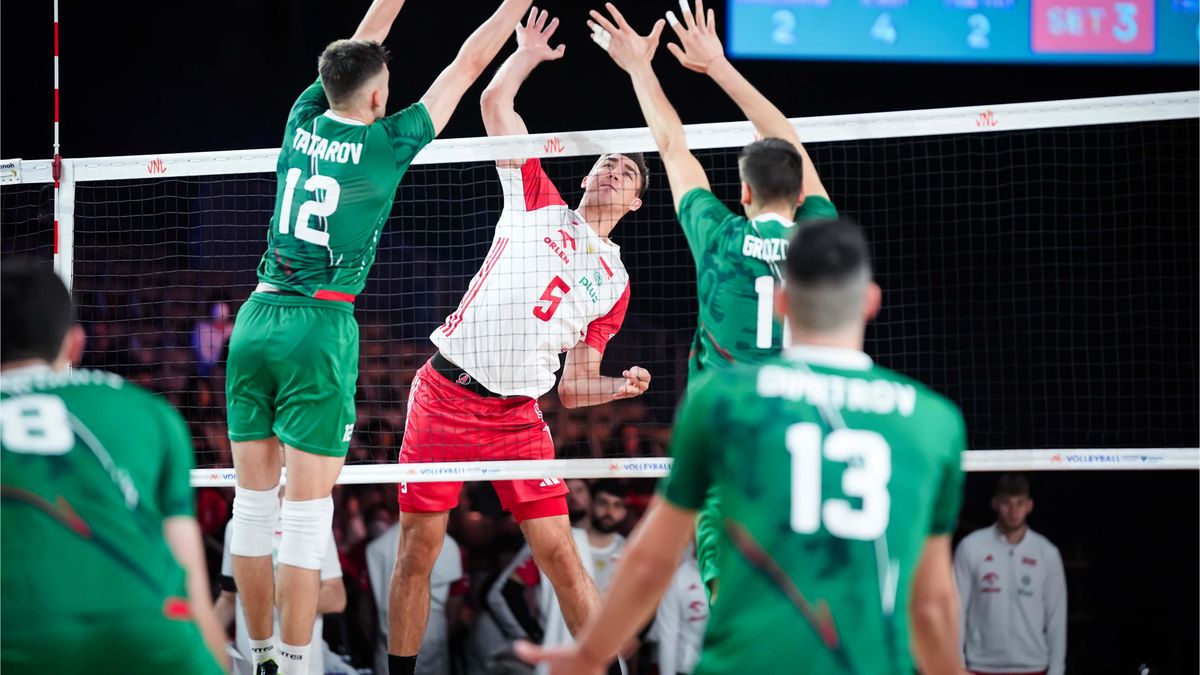 Materiały prasowe / Volleyball World / Na zdjęciu: atakuje Łukasz Kaczmarek