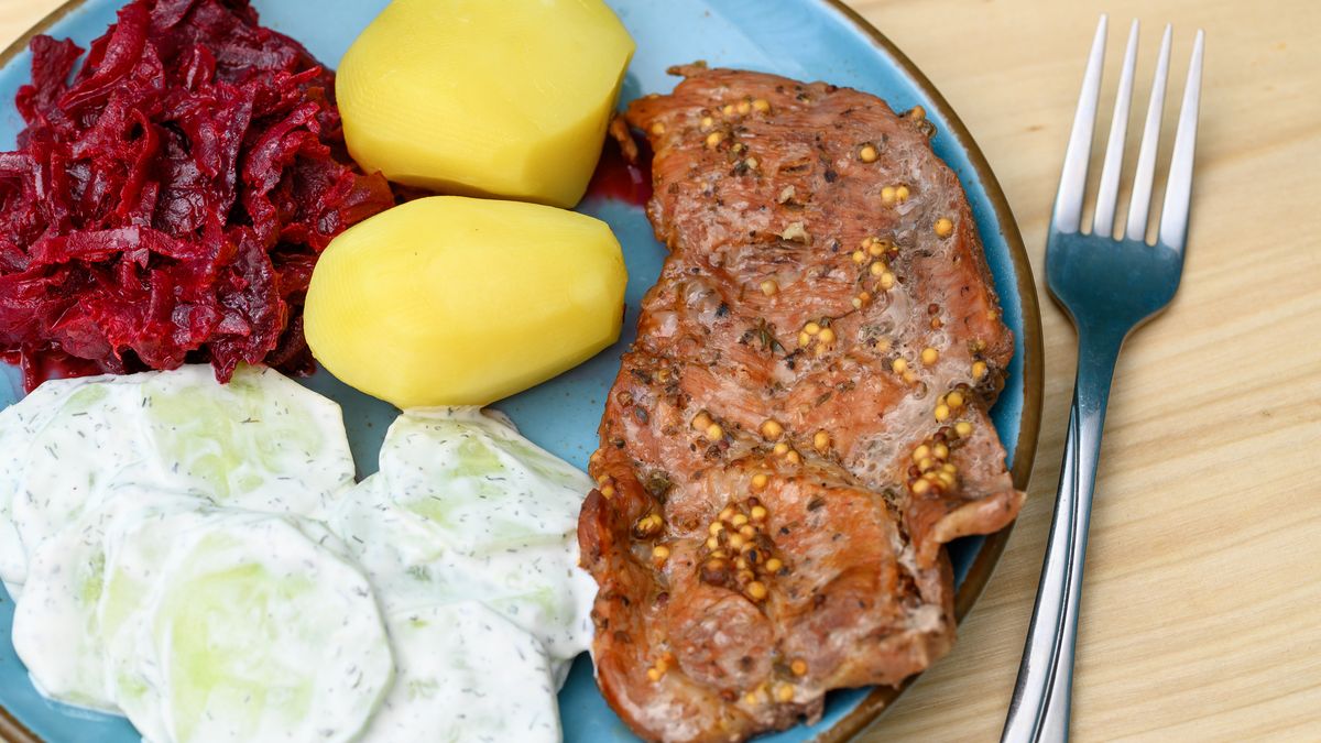 Mizeria po francusku jest świetnym dodatkiem do obiadu