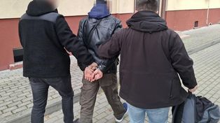 Lębork: Recydywista zatrzymany za rozbój z bronią w sklepie sportowym