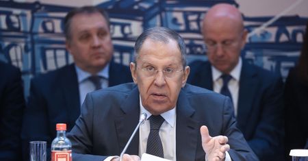 Ławrow: Spotkanie Putina z Zełenskim to spekulacje