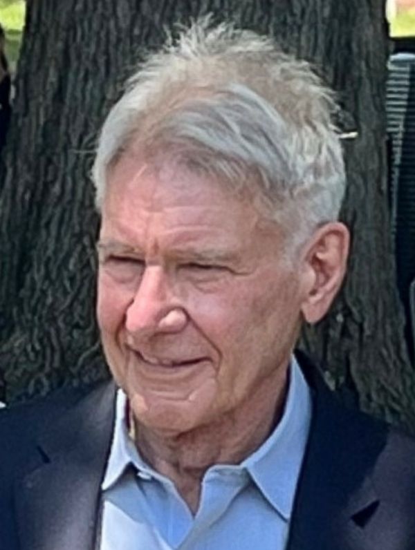 Harrison Ford i Calista Flockhart na rozdaniu dyplomów syna