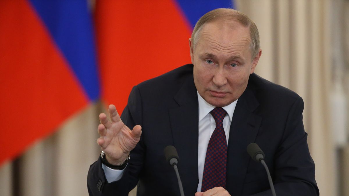 SOCHI, RUSSIA - OCTOBER 31 (RUSSIA OUT) Russian President Vladimir Putin speaks during his press conference at the Rus Sanatorium , October,31,2022, in Sochi, Russia. Leaders of Russia, Armenia and Azerbaijan gathered at Russia's Black Sea resort of Sochi for a tripartite meeting. (Photo by Contributor/Getty Images)