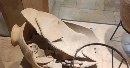 Dziecko zniszczyło starożytny dzban w muzeum w Izraelu. Niespotykana sytuacja