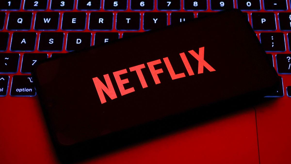 Netflix logo is displayed on a mobile phone screen for illustration photo. Krakow, Poland on January 23, 2023. (Photo by Beata Zawrzel/NurPhoto via Getty Images)