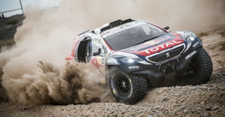 Sébastien Loeb weźmie udział w testach Peugeota 2008 DKR