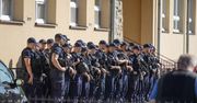 Tadeusz Duda w krakowskich Balicach? Wyspy fake newsów w sprawie zabójcy ze Starej Wsi. Policja apeluje o rozsądek