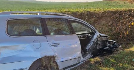 Ukradł samochód, pijany wjechał do rowu. Policjantki znalazły go na polu