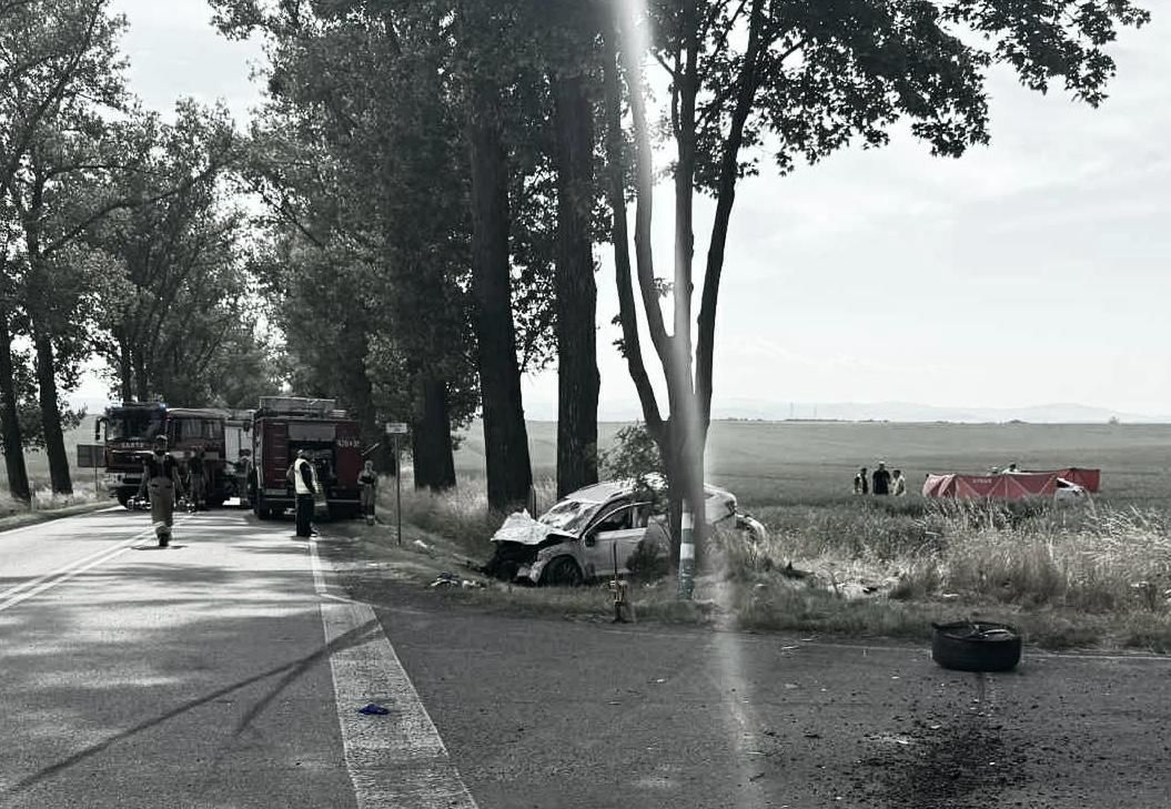 Tragiczny wypadek w Opolskiem. Nie żyją dwie kobiety. Pięć osób w szpitalu