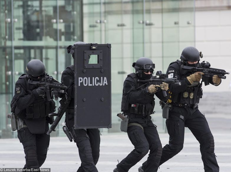 Samodzielny Pododdział Antyterrorystyczny Policji podczas pokazu we Wrocławiu