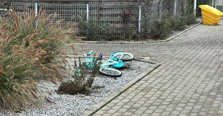 Sześciolatka na rowerku potrącona przez samochód w Warszawie