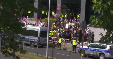 Rozprawa w procesie aktywistki oskarżonej o pomoc w aborcji odroczona do jesieni