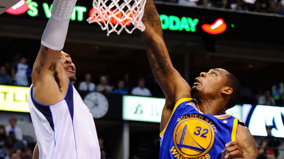 PAP/EPA / LARRY W. SMITH / Na zdjęciu: Mickell Gladness (z prawej)