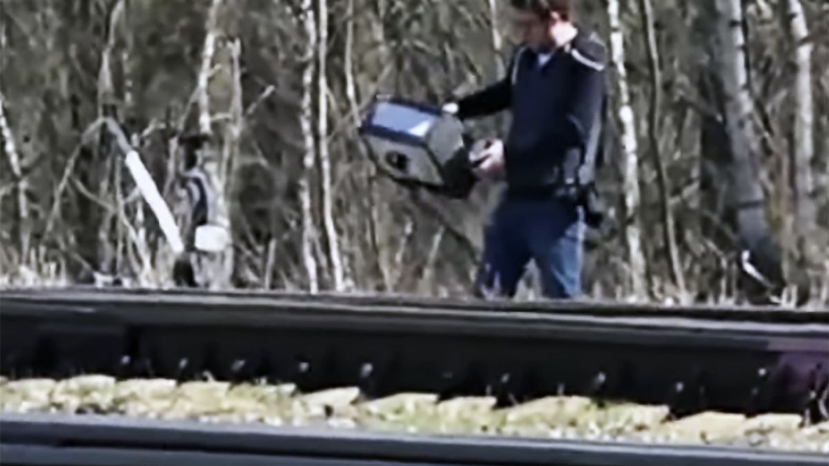 30-latek ukradł znak kolejowy znajdujący się przy torach