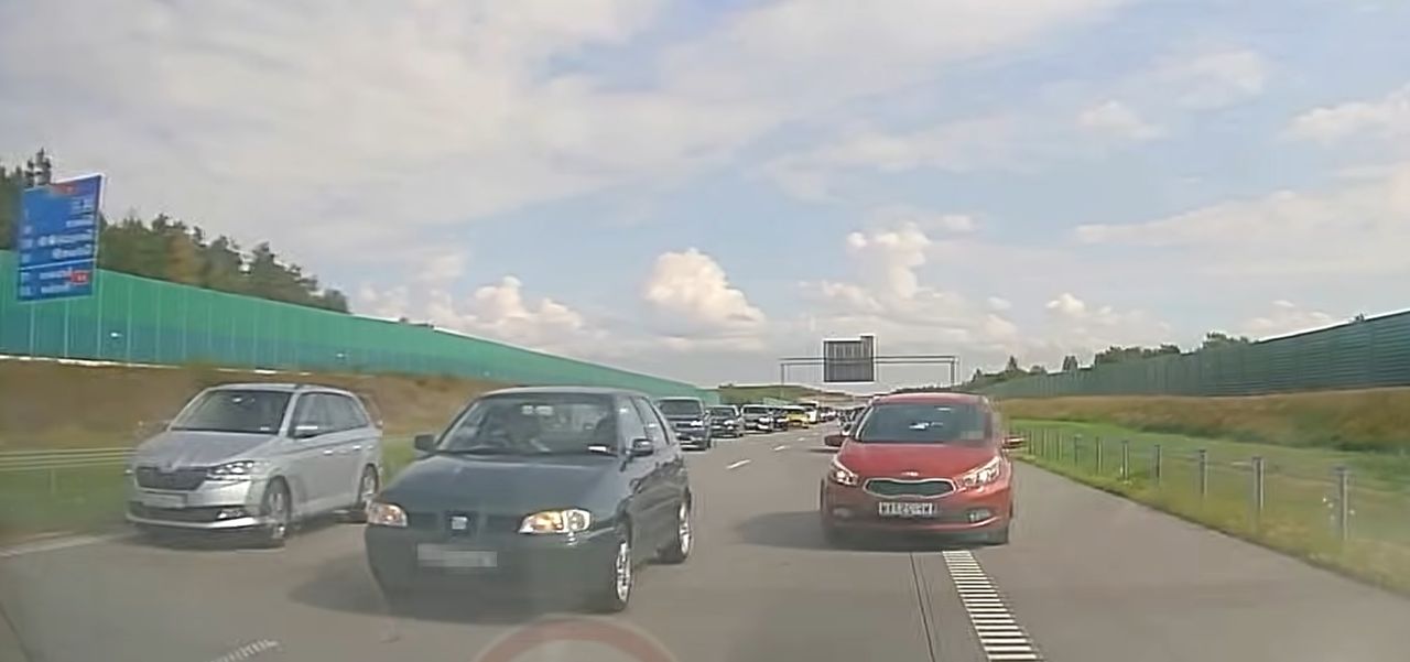 Bulwersująca sytuacja na A1. Internauci nie zostawili suchej nitki na kierowcy