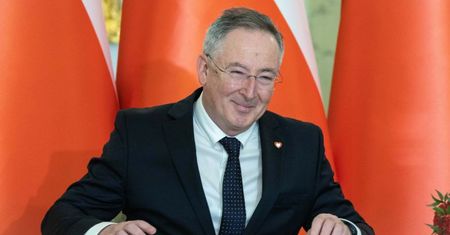 80-metrowe mieszkanie, samochód z 2011 roku i 160 tysięcy złotych oszczędności. Oto majątek ministra Bartłomieja Sienkiewicza!