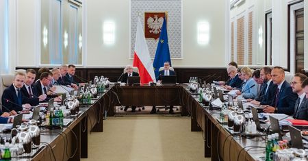 Kłopotliwy dokument ws. migrantów. Centrala PiS interweniuje w MSZ. Będą konsekwencje?