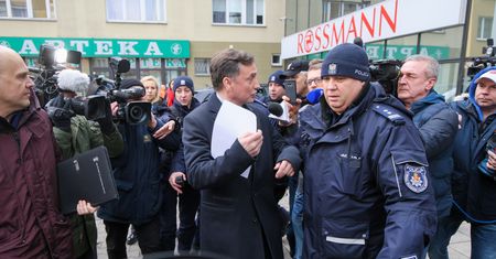 Zamkną Ziobrę w areszcie? Ekspert mówi, co musi się stać