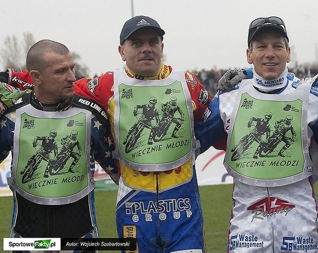 Dariusz Śledź, Jarosław Olszewski (w środku) oraz Amerykanin Sam Ermolenko