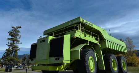 Terex Titan to gigant na kołach. 169-litrowy diesel palił 1150 litrów na setkę