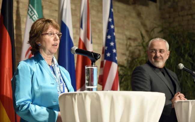 Catherine Ashton i Javad Zarif po zakończeniu negocjacji