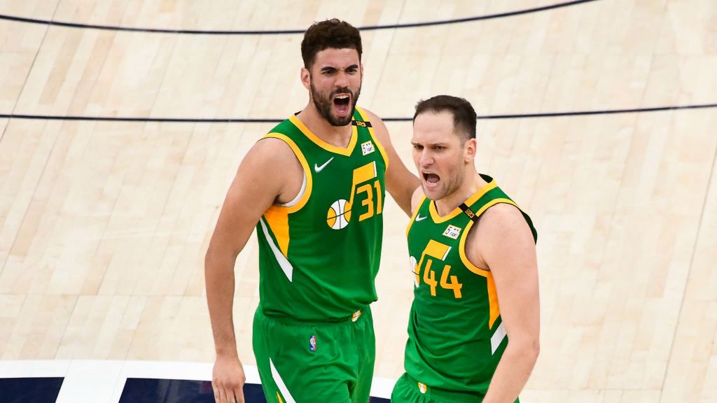 Zdjęcie okładkowe artykułu: Getty Images /  Alex Goodlett / Na zdjęciu: Bojan Bogdanovic (z prawej)