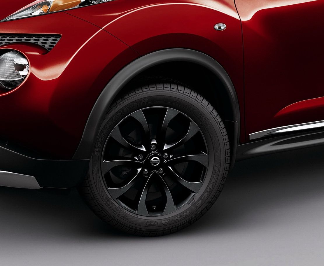 In its first two years of production, the highly innovative Nissan JUKE has been hard to ignore.  Its aggressive styling has been matched only by its dynamic performance - driven by its standard 188-horsepower 1.6-liter Direct Injection Gasoline (DIG) Turbo, 16-valve DOHC aluminum-alloy inline 4-cylinder and available advanced torque vectoring AWD system. So it might come as a surprise that Nissan is giving JUKE a slightly more stealthy appearance with a new accessory grouping called the JUKE Midnight Edition.