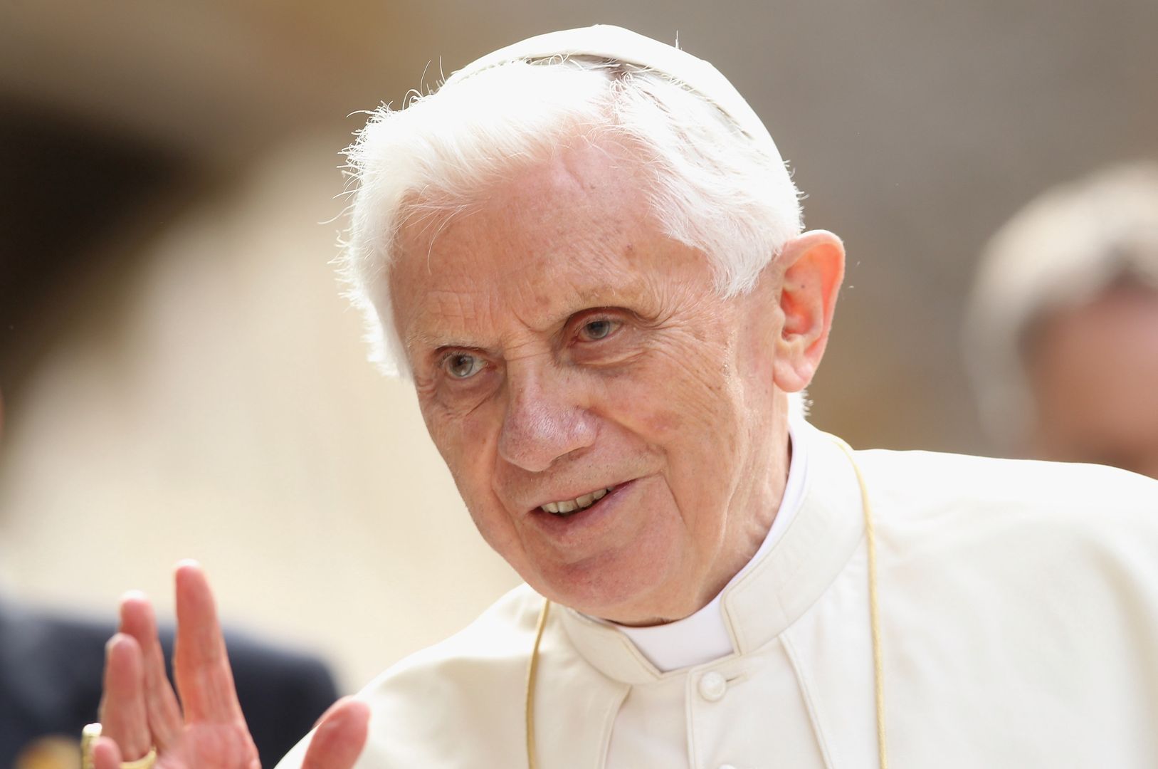 Tak dziś wygląda Benedykt XVI. Papieża-seniora trudno rozpoznać