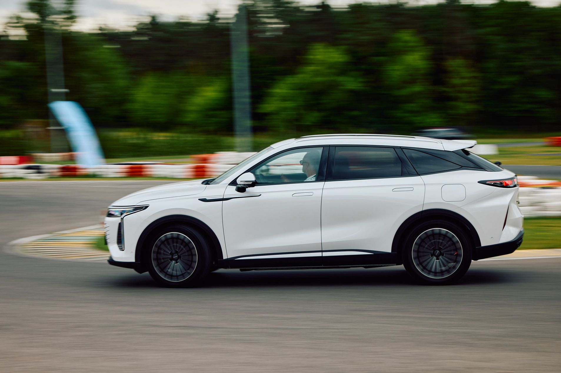 Omoda 9 Super Hybrid