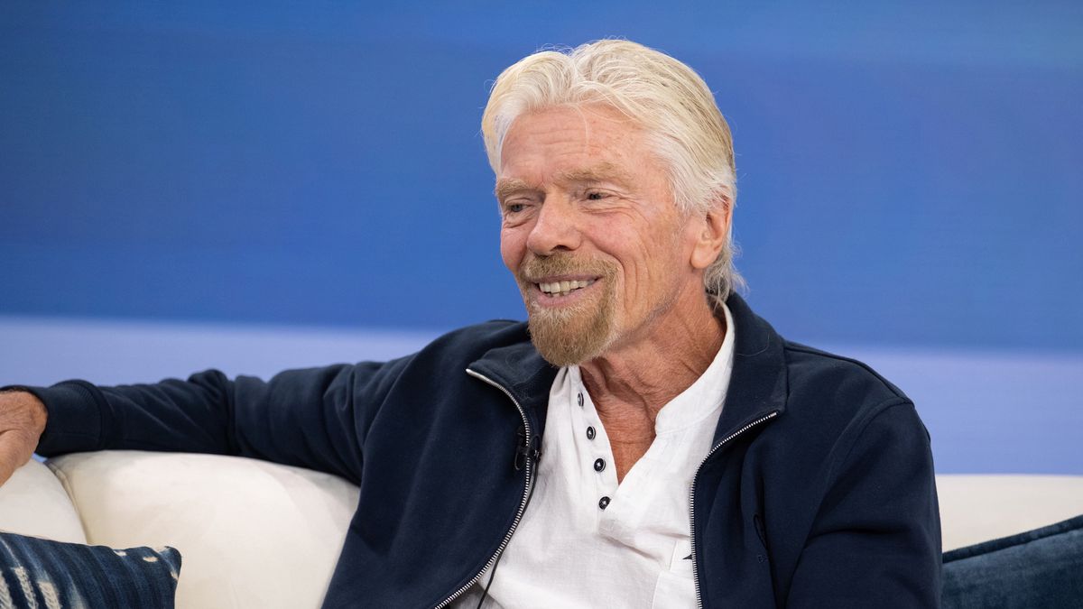 Dyrektor szkoły, w której uczył się Branson, był zdumiony jego umiejętnością przekonywania innych. Miał mu wtedy powiedzieć: "albo wylądujesz w więzieniu, albo zostaniesz milionerem"