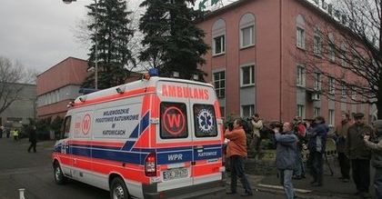 Śląskie karetki tracą czas, bo mają daleko do tankowania