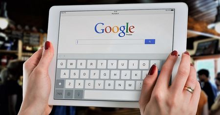 Wyszukiwanie obrazem, operatory, filtry: szukanie zaawansowane w Google