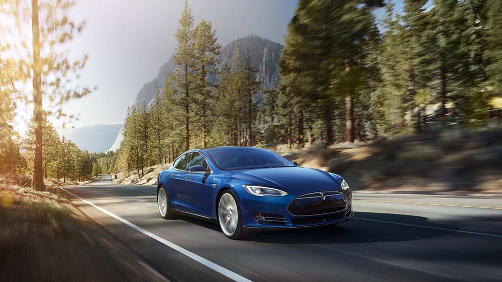 Nowa Tesla Model S 90D: samochód jak komputer. Upgrade i overclocking zmienia go w rakietę 1