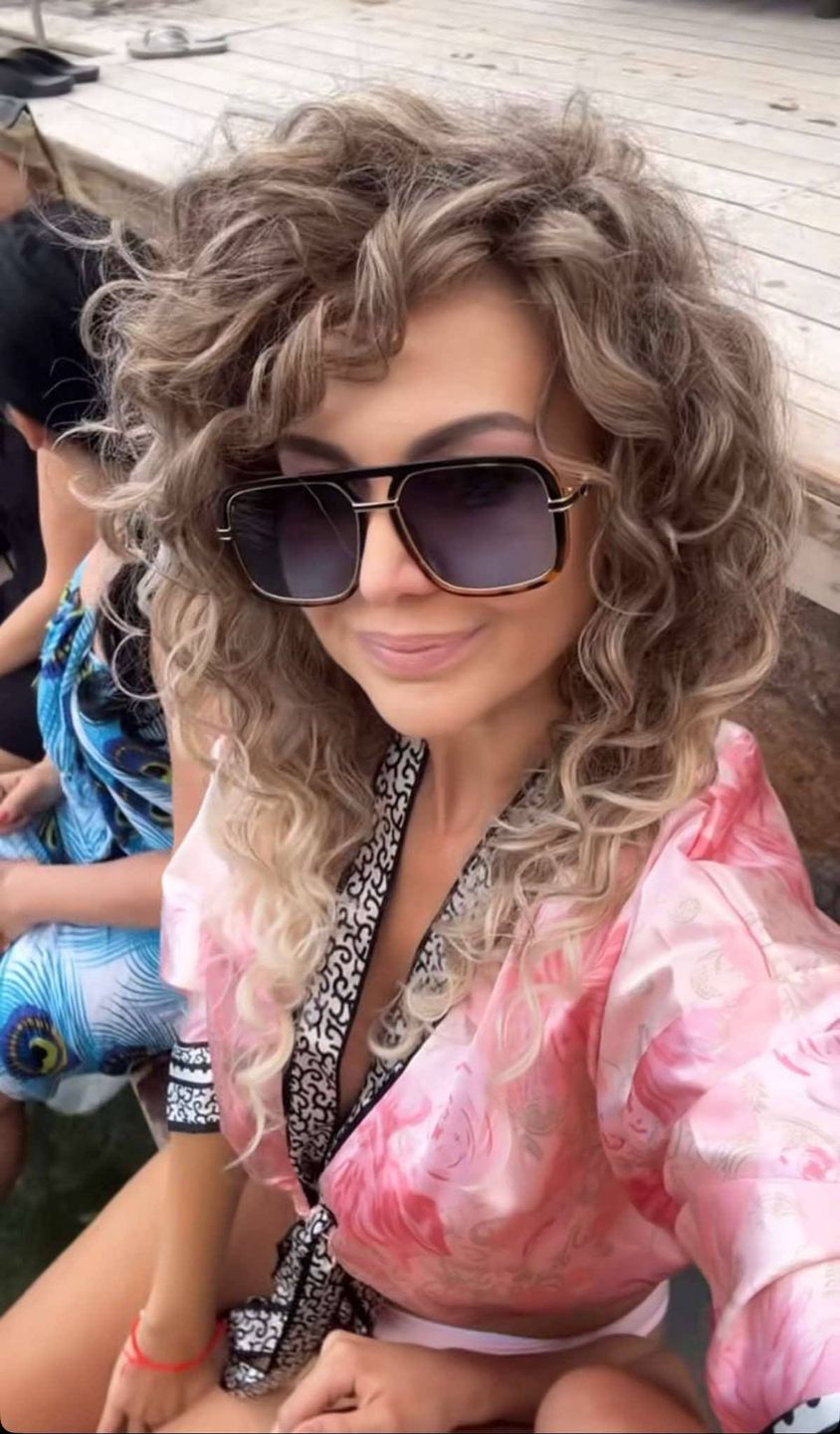 Maja Rutkowski i jej nowa fryzura pozdrawiają z rajskich wakacji