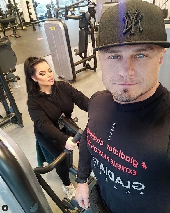 Esmeralda Godlewska na siłowni