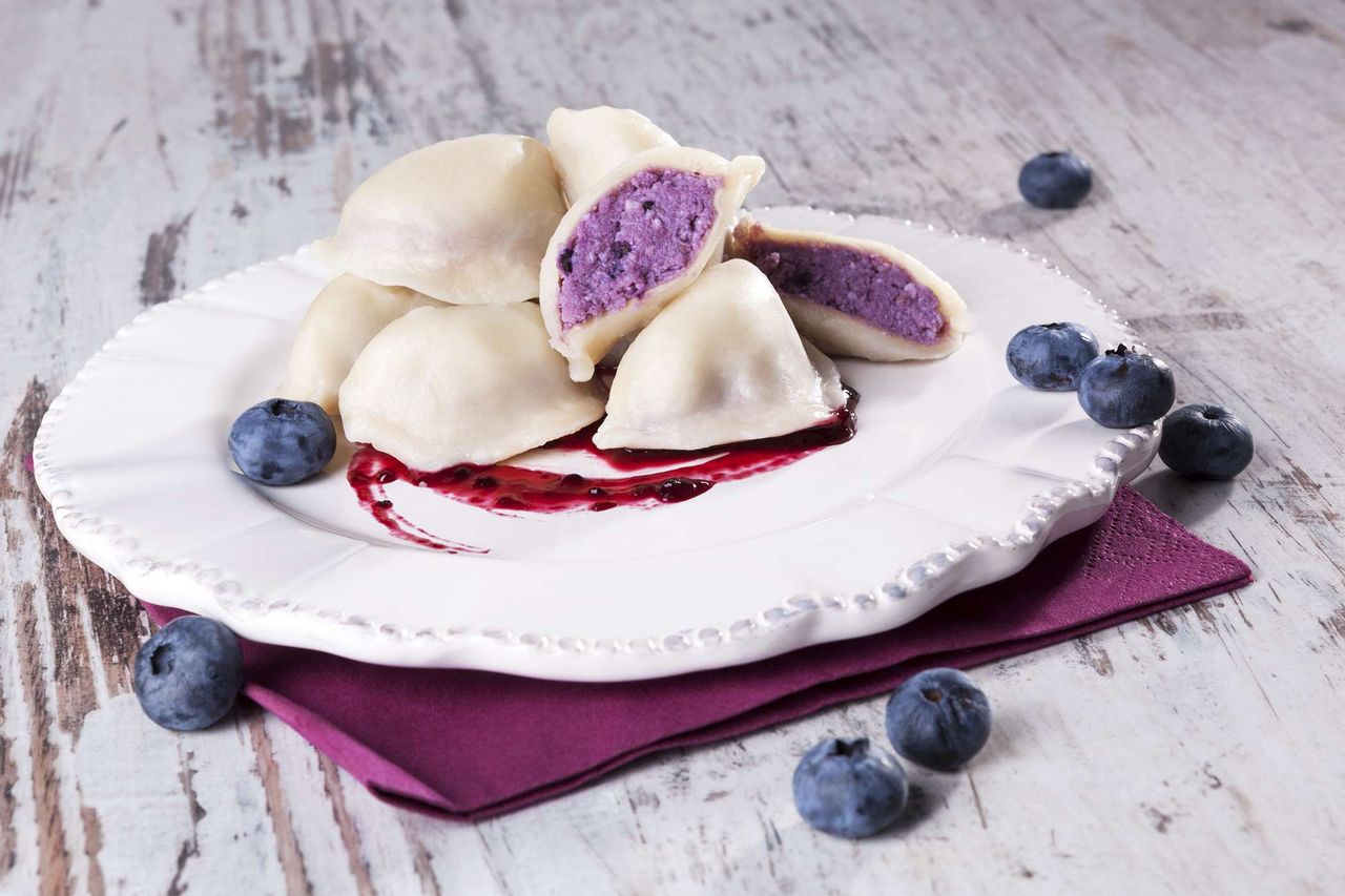 Klasyczne pierogi z jagodami – prosty przepis