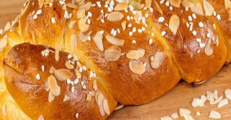 Niemcy się nim objadają w święta. Przepis na Osterbrot