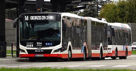 Pasażer wezwał policję. Pijany kierowca autobusu w Radomiu usłyszał zarzuty