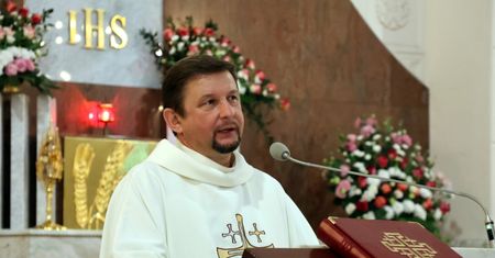 Ksiądz tyle płaci podatku za wiernych. "Niezależnie czy chodzi, czy nie chodzi do kościoła"