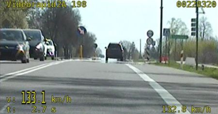 Białorusin pędził "dwójką". Policjanci się nie patyczkowali