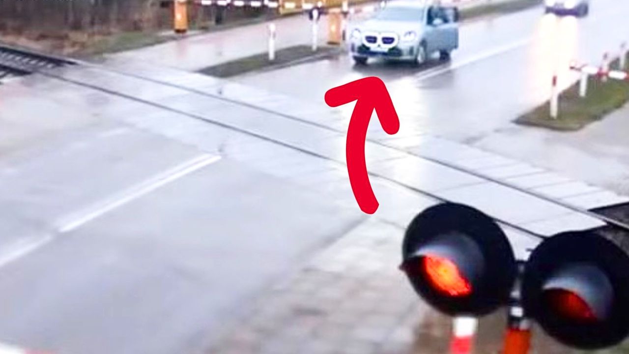 Bmw nagrane na przejeździe. Tak kończy się lekceważenie przepisów