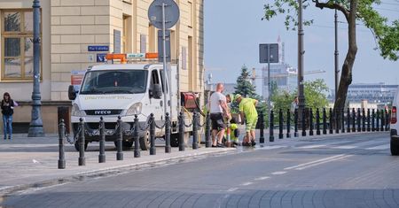 Kierowcy taksówek i pojazdów dostawczych nagminnie skracali sobie drogę przez przejście dla pieszych