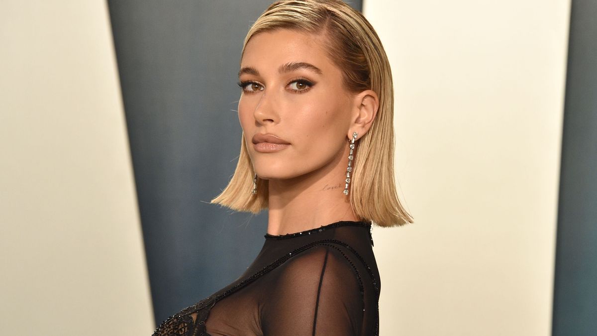 Hailey Bieber chwali się sylwetką.