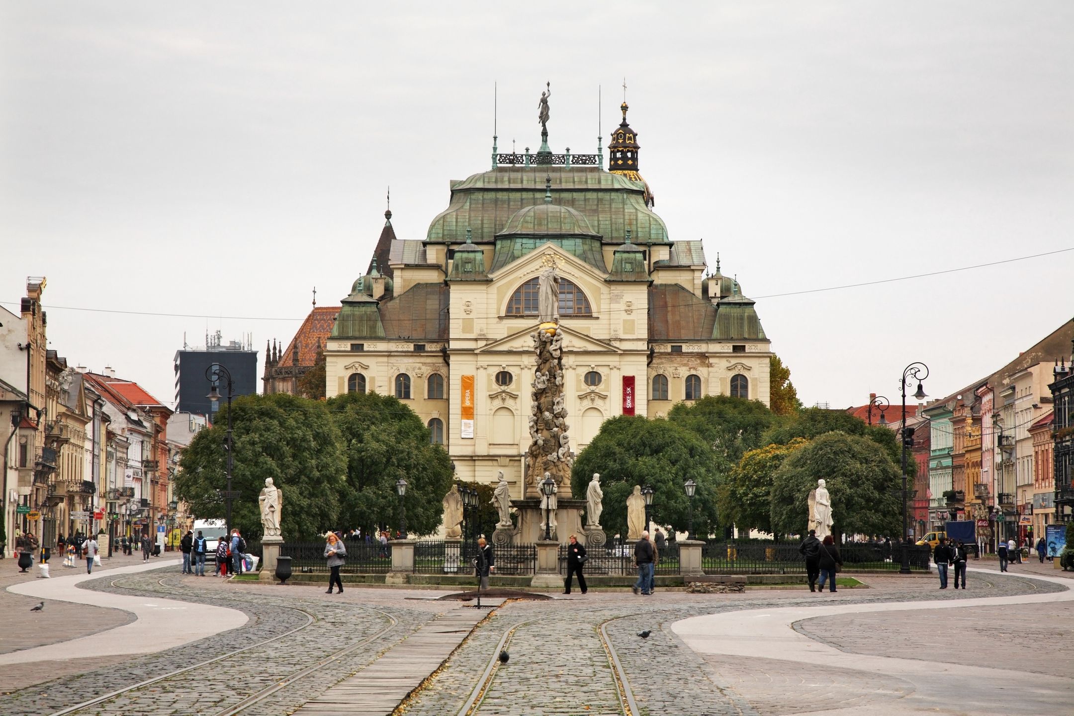 Budynek teatru zachwyca zarówno z zewnątrz, jak i wewnątrz