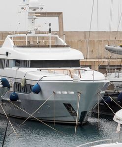 Hiszpania i Francja obchodzą sankcje. Kraje zarabiają na rosyjskich jachtach