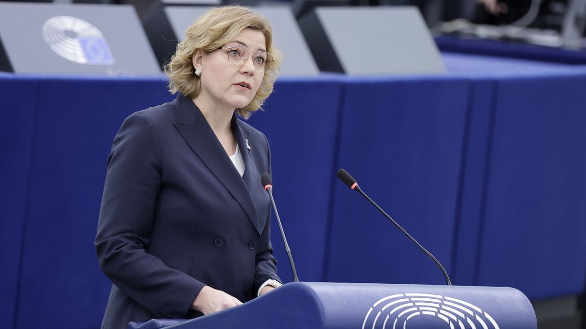 Henna Virkkunen, European Commission Executive-Vice President and Commissioner for Tech Sovereignty, Security and Democracy, speaks during a debate on the 'need to enforce the Digital Services Act to protect democracy on social media platforms, including against foreign interference and biased algorithms' at the European Parliament in Strasbourg, France, 21 January 2025. The EU Parliament's session runs from 20 till 23 January 2025. EPA/RONALD WITTEK Dostawca: PAP/EPA.