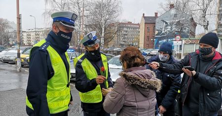 Bielsko-Biała. Młodzi Panowie wsparli policję. Akcja dla bezpieczeństwa pieszych