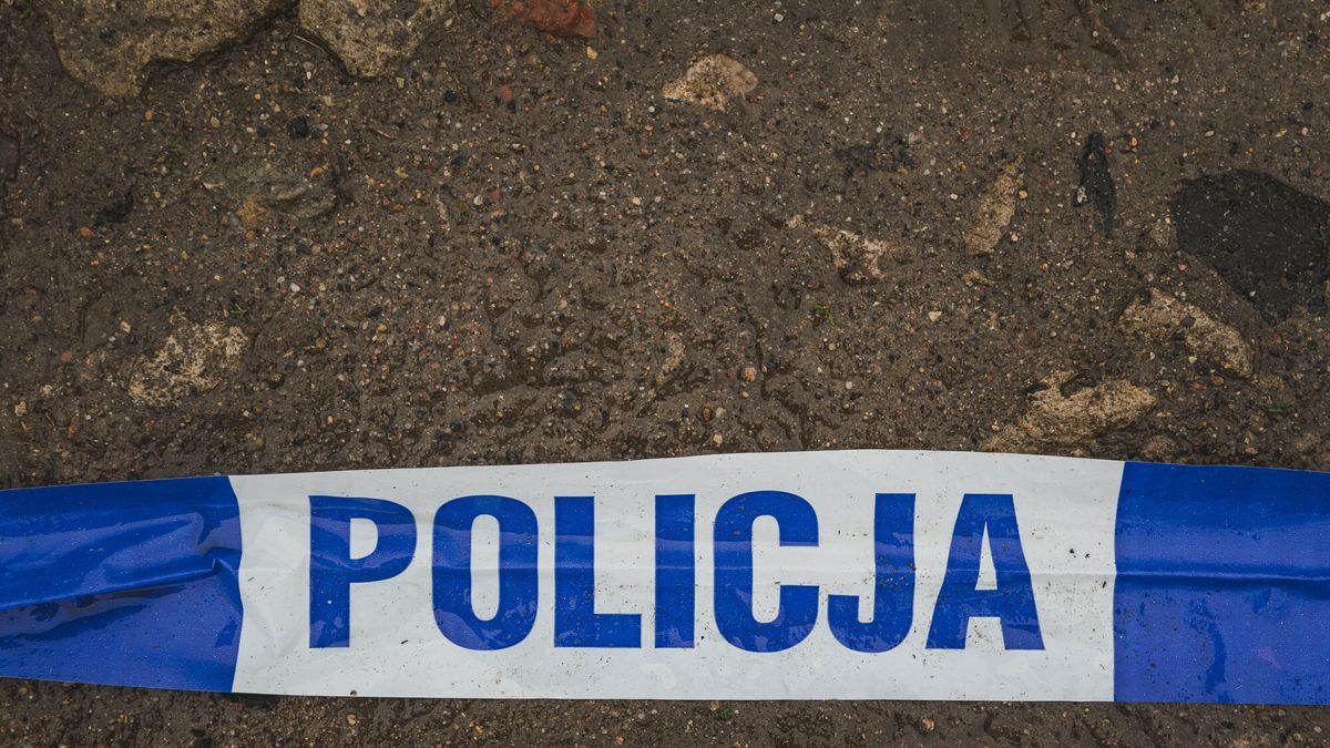 Ob?awa po zab�jstwie w Jagatowie
16.04.2024 Jagatowo, Poszukiwany Poszukiwany Rafal Zyska ws morderstwa Zony w gminie Pruszcz Gdanski. Policja prowadzi oblawe w okolicznych terenach.   n/z tasma policja policyjna Fot. Karol Makurat/REPORTER
Karol Makurat/REPORTER